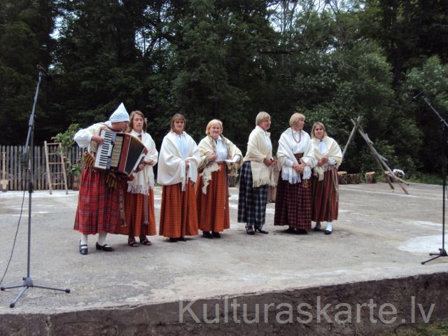 "Pliekšānu Jurģi Josmuižā"